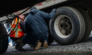 service-your-fifth-wheel-platform-for-smooth-operation